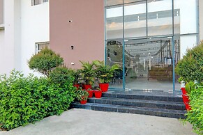 Super Deluxe Room Hotel Madhuvan & Lawn