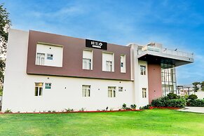 Super Deluxe Room Hotel Madhuvan & Lawn