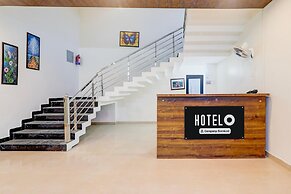 Super Deluxe Room Hotel Madhuvan & Lawn