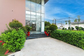 Super Deluxe Room Hotel Madhuvan & Lawn