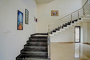Super Deluxe Room Hotel Madhuvan & Lawn