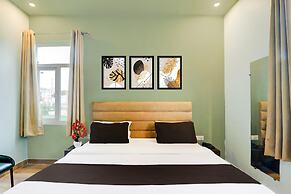 Super Deluxe Room Hotel Madhuvan & Lawn