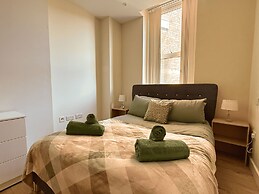 Elegant 2 Bed City Centre Flat