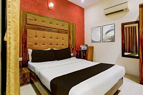 Deluxe Hotel Amour