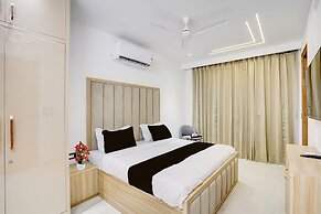 Classic With Balcony Hotel P66 Sec 49
