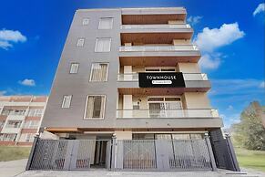 Classic With Balcony Hotel P66 Sec 49