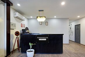 Deluxe Gomti Nagar Sector 6