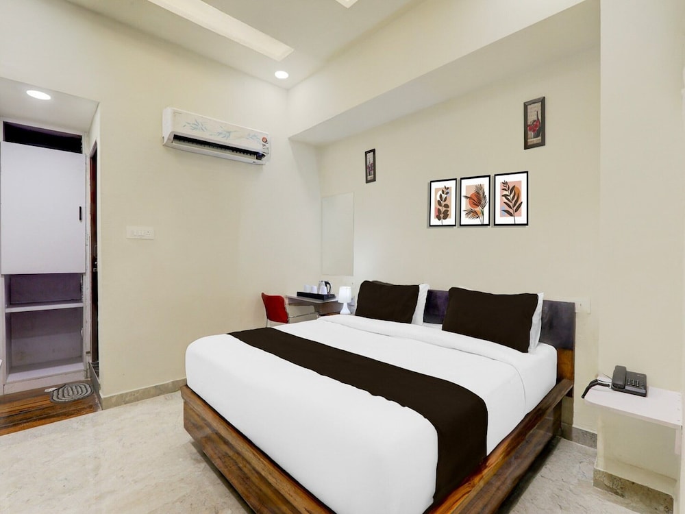 Deluxe With Balcony Kakadeo Kanpur Avon