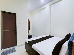 Saver Doublesuper Hotel O Sudhirpur