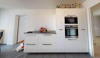 Private Room in a Shared Flat - Lyon 8