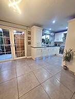 3BR Tropical Escape in Lisburn and Castlereagh