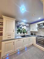 3BR Tropical Escape in Lisburn and Castlereagh