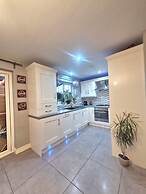 3BR Tropical Escape in Lisburn and Castlereagh