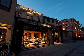 Sapphire Hotel