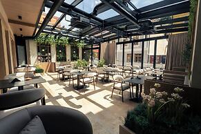 Sapphire Hotel