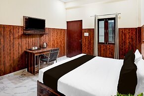 Deluxe Hotel Saffron