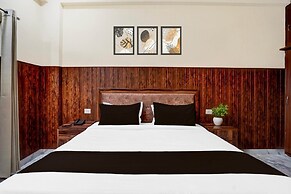 Deluxe Hotel Saffron