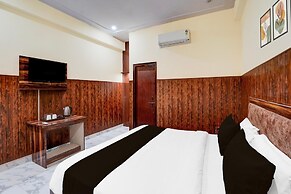 Deluxe Hotel Saffron