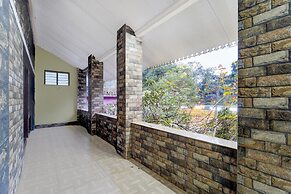 Premium Kallar Vattiyar Waterfalls Munnar