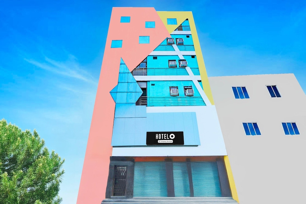 Super Deluxe Room Hotel O Karimnagar