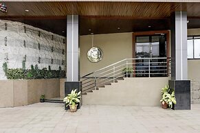 Deluxe Ghodbunder Rd Sanwith Residency
