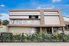 Deluxe Ghodbunder Rd Sanwith Residency