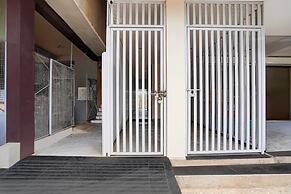Townhouse Oak Ujjain Railway Station