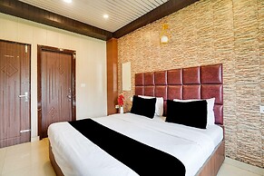 Classic With Balconyaviral Residency
