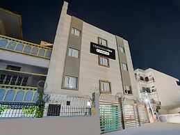 Saver Double Banaras Sri Hari Inn