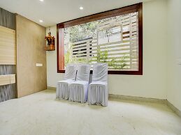 Saver Double Banaras Sri Hari Inn
