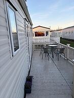 Caravan Sleeps 8 With Parking and Patio