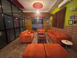 DEE DASH INN