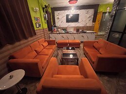 DEE DASH INN