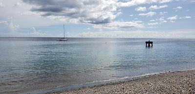 Roseau Beach Hostel