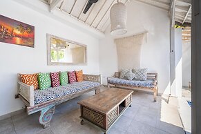 Peacock Bungalow by Pertama Stay