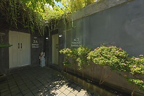 Peacock Bungalow by Pertama Stay