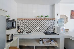 Peacock Bungalow by Pertama Stay