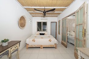 Peacock Bungalow by Pertama Stay