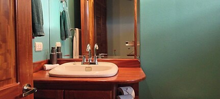Spacious Monteverde Bird-watchers Home