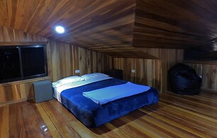 Spacious Monteverde Bird-watchers Home