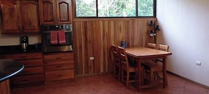 Spacious Monteverde Bird-watchers Home