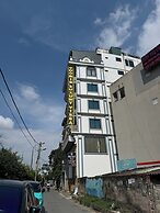 Doris Luxury Hotel