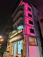 Doris Luxury Hotel