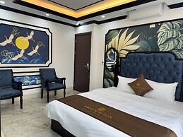 Doris Luxury Hotel