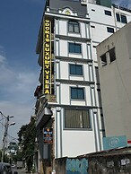 Doris Luxury Hotel
