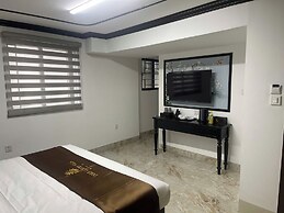 Doris Luxury Hotel