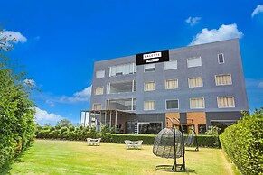Deluxe Palette Bareilly Bellazio Suites