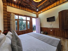 The Wooden Nook Chail