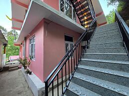 The Wooden Nook Chail