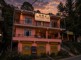 The Wooden Nook Chail